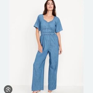 Old Navy
Waist-Defined Smocked Jumpsuit